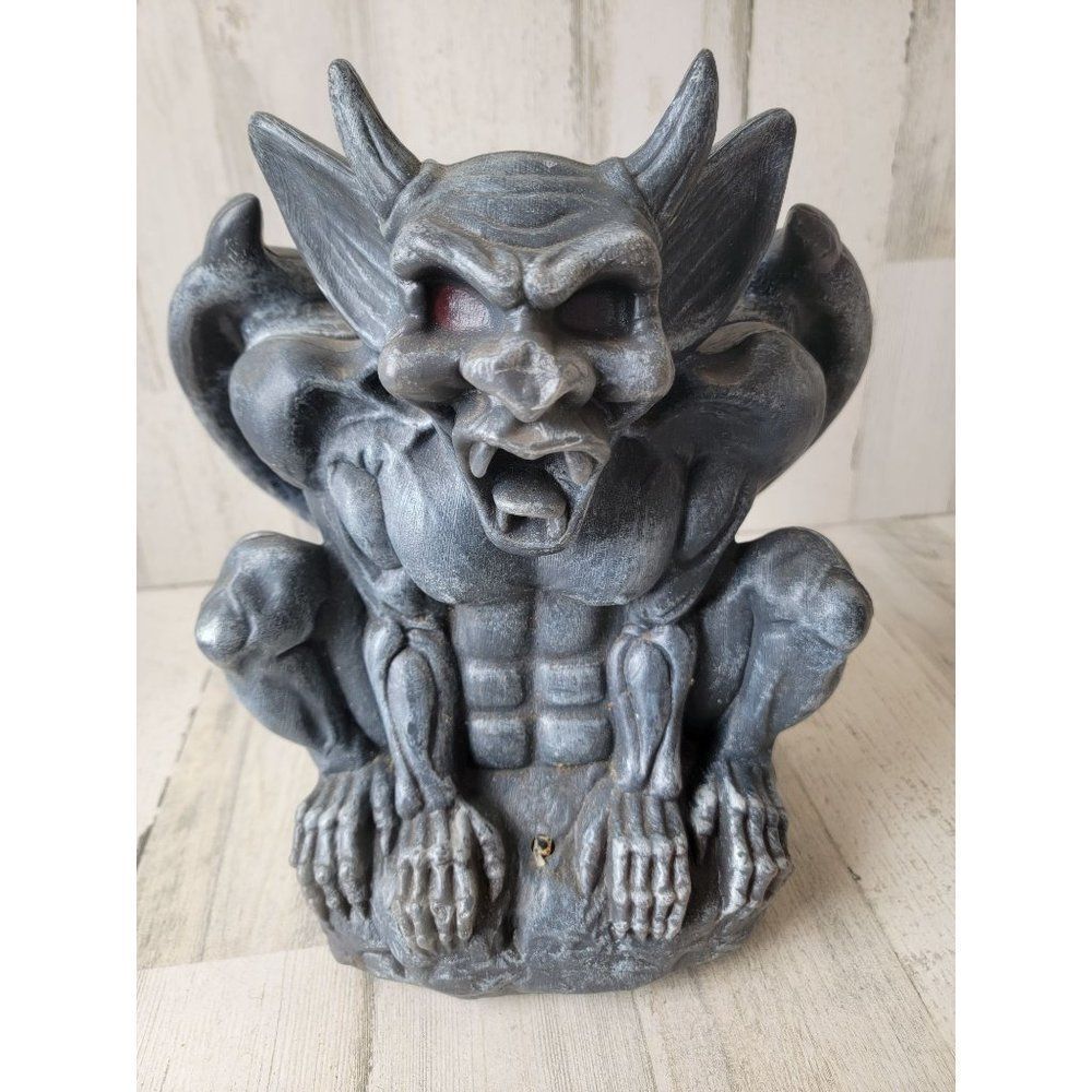 COPY - PAC Halloween gargoyle 2009 BVI prop scary figure